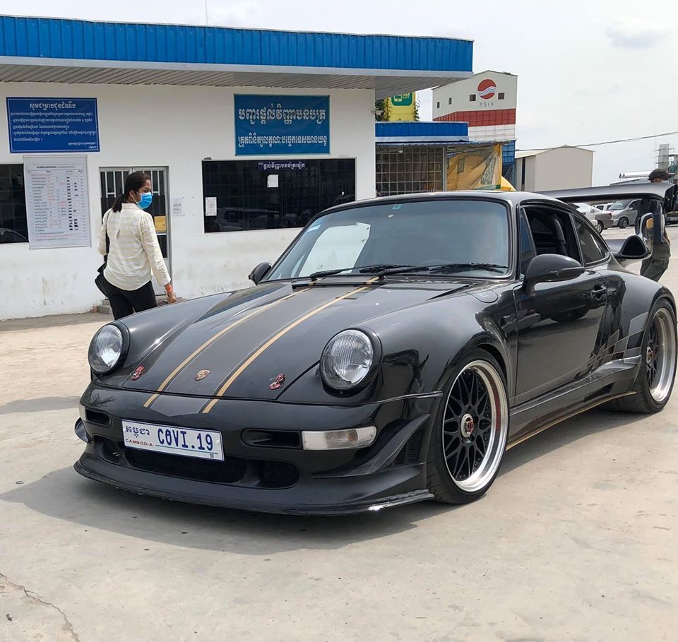Ngoại hình nguyên bản của chiếc xe Porsche 930 Turbo sở hữu gói độ RUF lúc mới về Campuchia