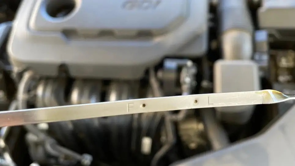 Xe Hyundai bị hao dầu