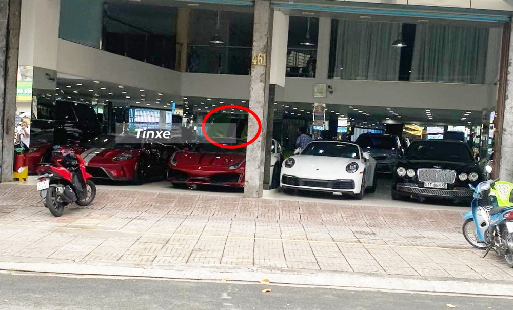 Vào sáng ngày 16 tháng 4 năm 2022, chiếc xe thể thao Dodge SRT Viper ACR có một không hai tại dải đất hình chữ S được cho nằm phía sau siêu xe Ford GT thế hệ mới và Ferrari 488 Pista Spider Vào sáng ngày 16 tháng 4 năm 2022, chiếc xe thể thao Dodge SRT Viper ACR có một không hai tại dải đất hình chữ S được cho nằm phía sau siêu xe Ford GT thế hệ mới và Ferrari 488 Pista Spider