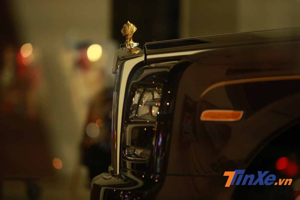 C&ograve;n nếu kh&ocirc;ng th&igrave; l&agrave; đầu Hổ xuất hiện chỗ logo Spirit of Ecstasy