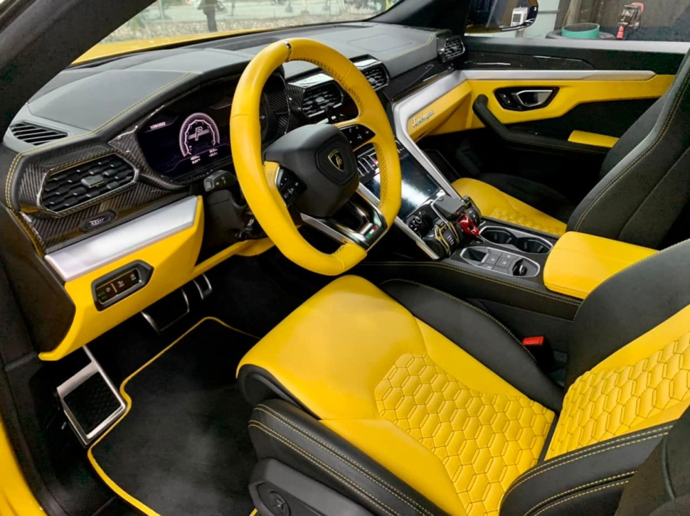 Nội thất xe siêu SUV Lamborghini Urus của cậu cả nhà bầu Hiển Nội thất xe siêu SUV Lamborghini Urus của cậu cả nhà bầu Hiển