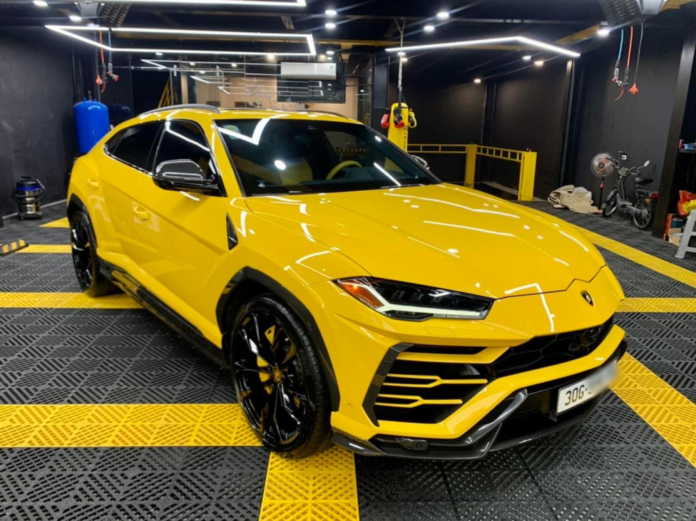 Lamborghini Urus của cậu cả nhà bầu Hiển có màu sơn vàng Lamborghini Urus của cậu cả nhà bầu Hiển có màu sơn vàng