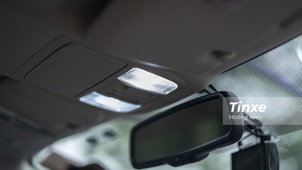 Đ&egrave;n LED mới mang cảm gi&aacute;c hiện đại hơn cho chiếc xe cũ.