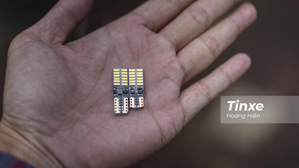 C&aacute;c l&aacute;i xe cần lưu &yacute; ch&acirc;n cắm của đ&egrave;n LED phải ph&ugrave; hợp với loại xe của m&igrave;nh