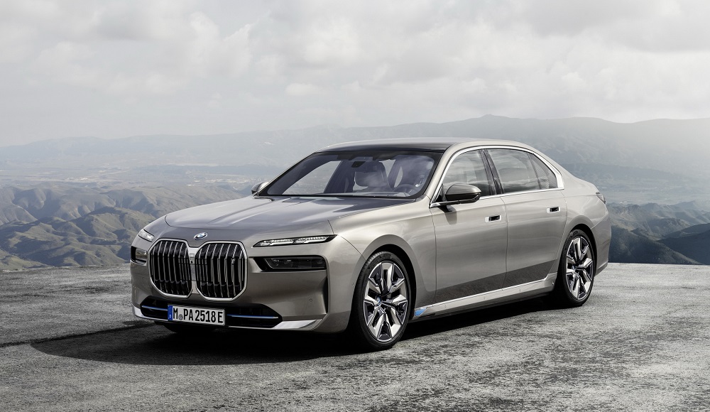 BMW i7 2023 ch&iacute;nh thức được v&eacute;n m&agrave;n