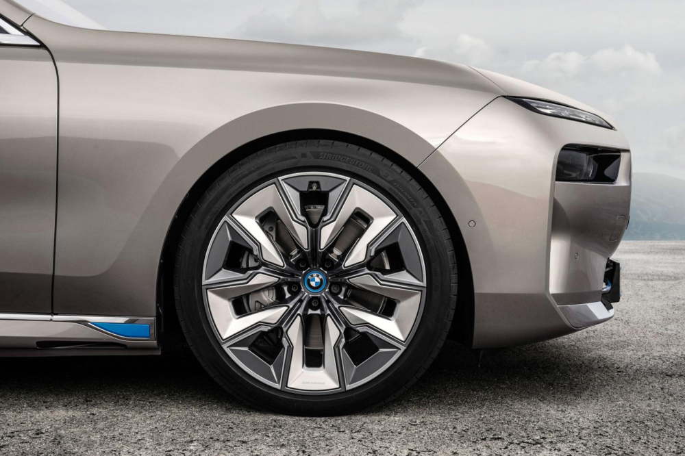 Bộ v&agrave;nh hợp kim của BMW i7 2023 