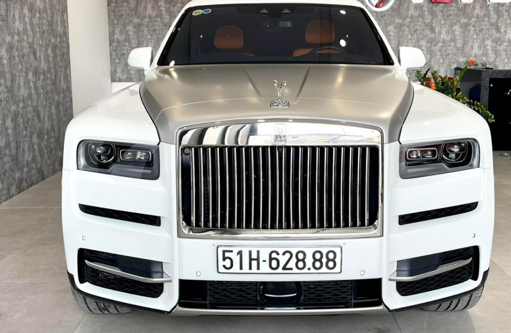 Cận cảnh vi&ecirc;n kim cương Rolls-Royce Cullinan sở hữu bộ m&acirc;m độ Forgiato hơn 350 triệu đồng, biển số của xe cực đẹp