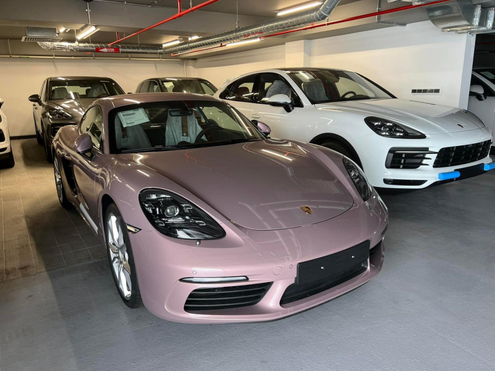Chiếc xe Porsche 718 Cayman màu hồng hiếm hoi tại Việt Nam mới cập bến Chiếc xe Porsche 718 Cayman màu hồng hiếm hoi tại Việt Nam mới cập bến