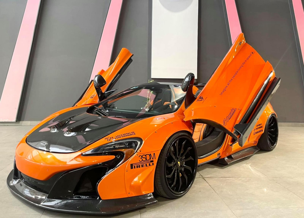 Cận cảnh nhan sắc xe McLaren 650S Spider độ Liberty Walk thứ 2 tại Việt Nam