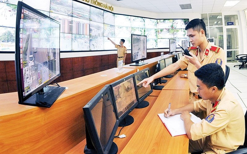 Theo quy định mới, người vi phạm sẽ tiết kiệm được nhiều thời gian, c&ocirc;ng sức v&agrave; tiền bạc hơn khi đi nộp phạt nguội.