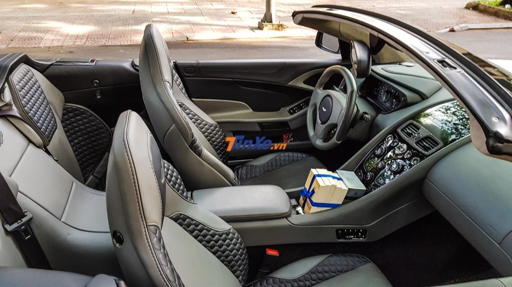 Nội thất xe Aston Martin Vanquish Volante của Đặng L&ecirc; Nguy&ecirc;n Vũ