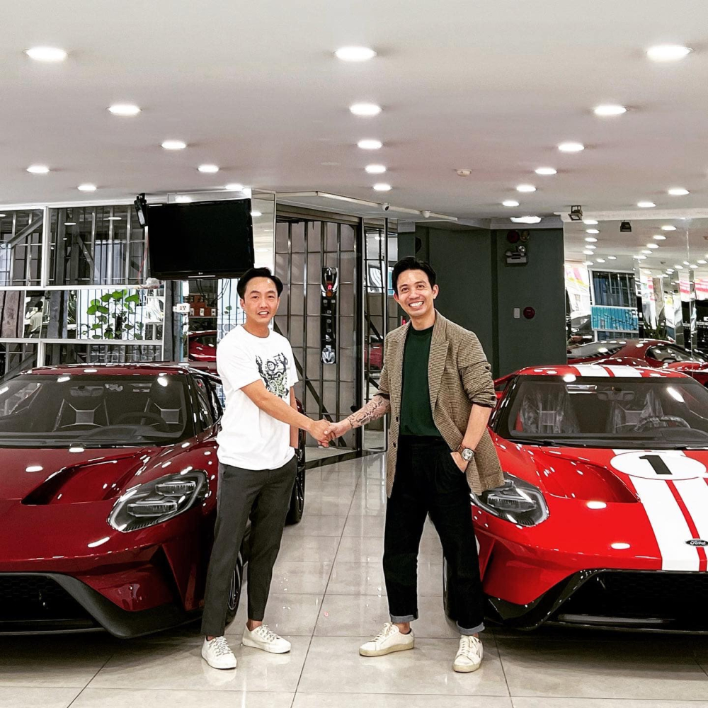 Minh Nhựa và Cường Đô-la trong 2 năm trở lại đây đang bắt đầu có những cuộc mua xe giống nhau