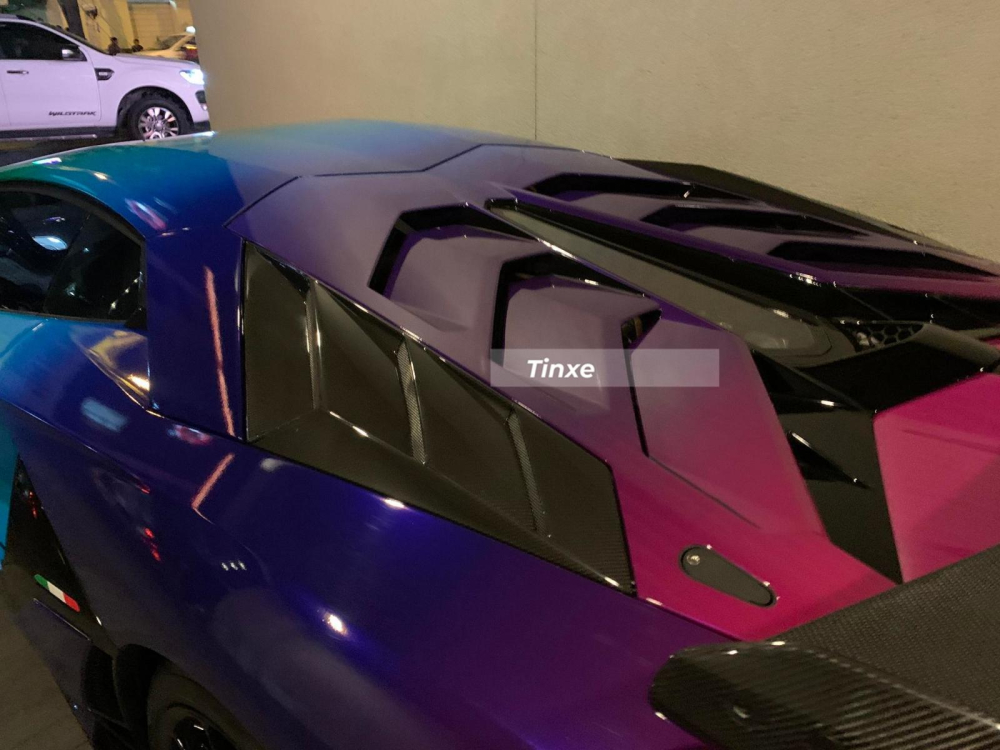 Lamborghini Aventador SVJ này có trang bị đồ chơi carbon của Novitec