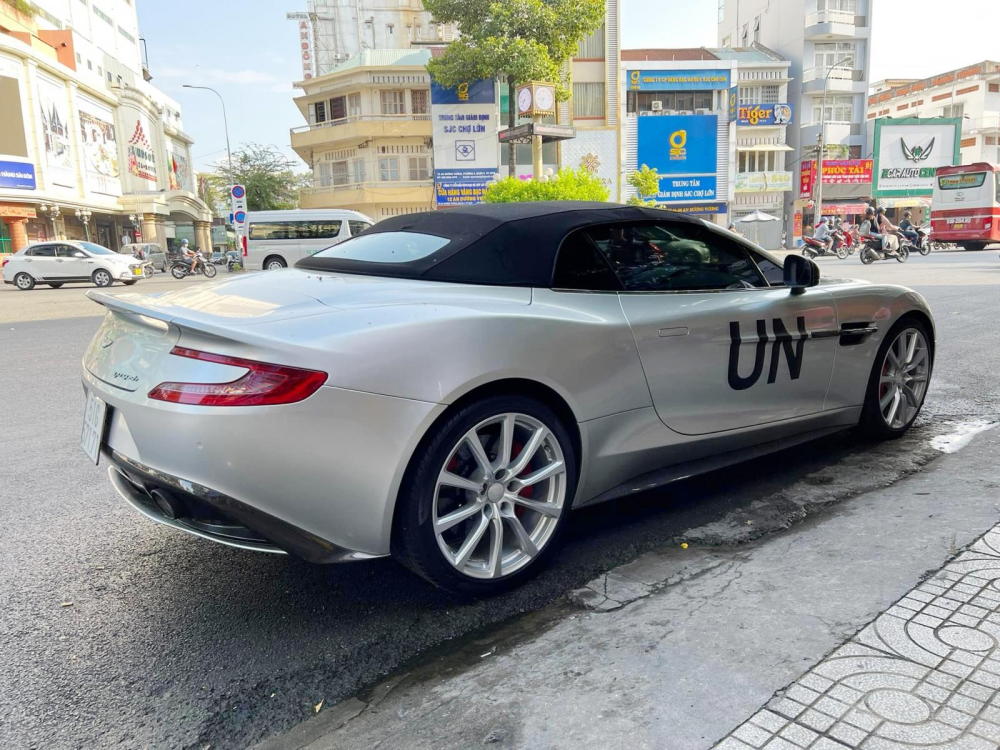 Thiết kế của xe Aston Martin Vanquish Volante