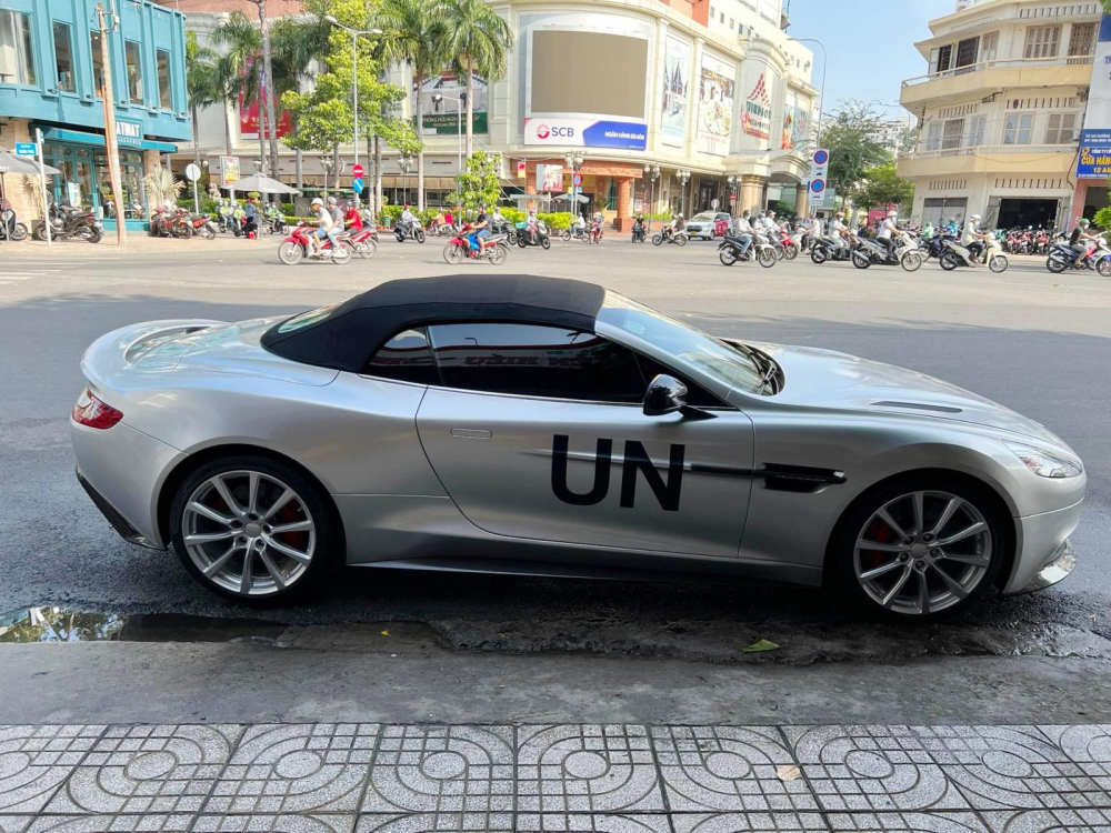 Aston Martin Vanquish Volante độc nhất Việt Nam t&aacute;i xuất sau nhiều năm ở ẩn, Chủ nh&acirc;n l&agrave; gương mặt v&agrave;ng trong l&agrave;ng sưu tập xe