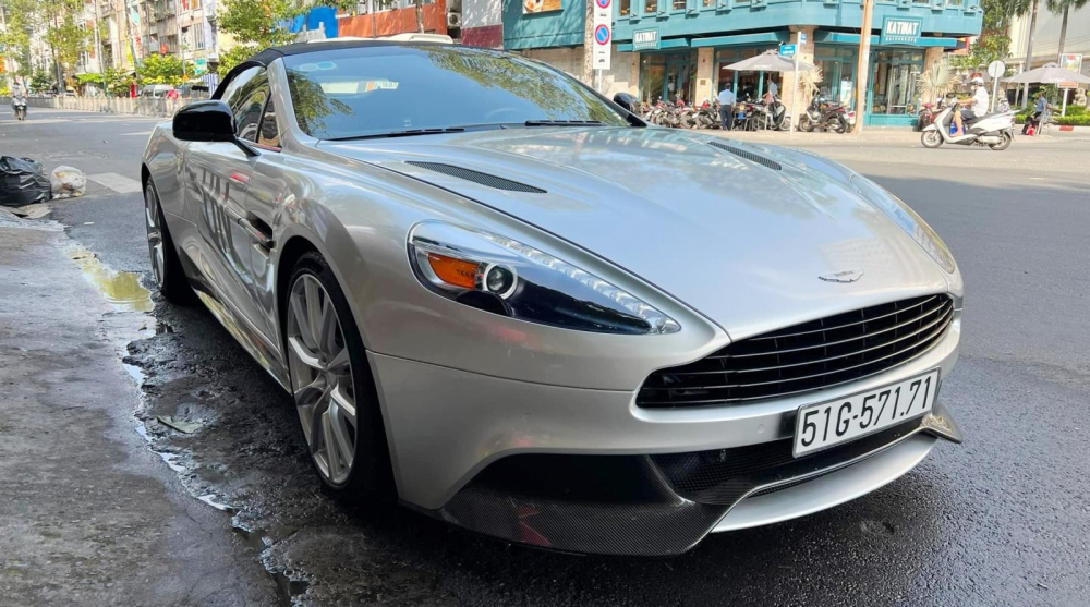 Aston Martin Vanquish Volante n&agrave;y c&oacute; biển số dễ nhớ