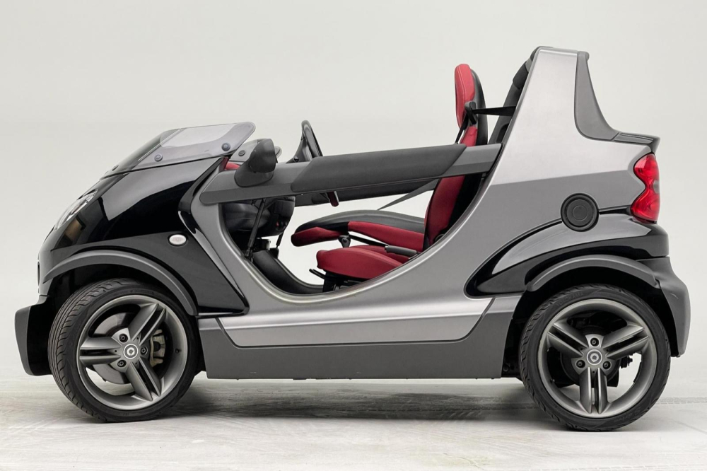 Phía bên của Smart Crossblade