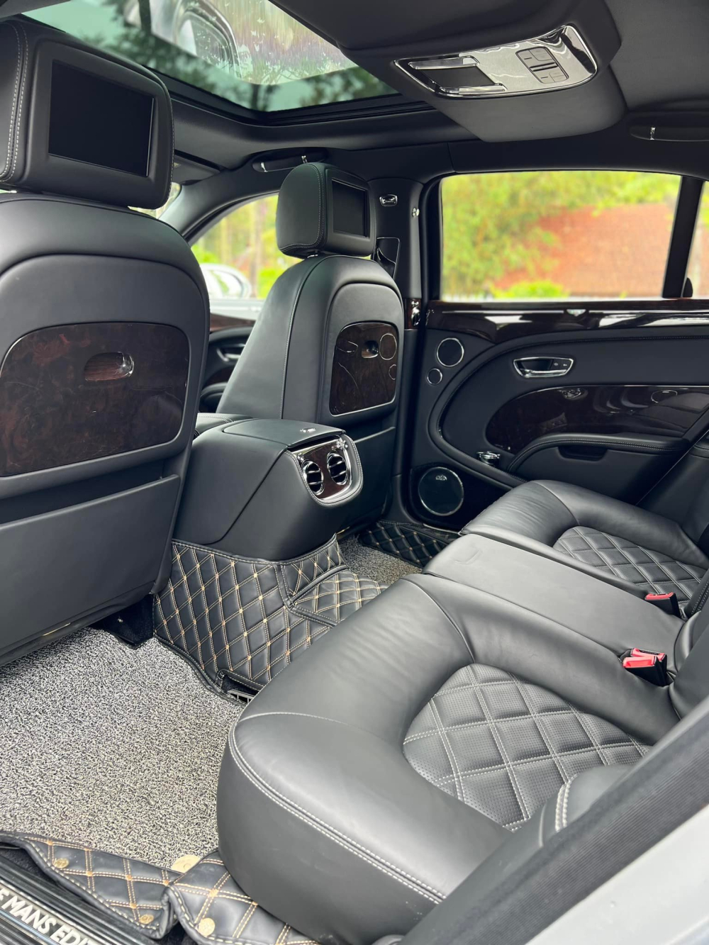 Chiếc xe Bentley Mulsanne Le Mans Edition n&agrave;y l&agrave; h&agrave;ng độc cho ai th&iacute;ch sưu tầm