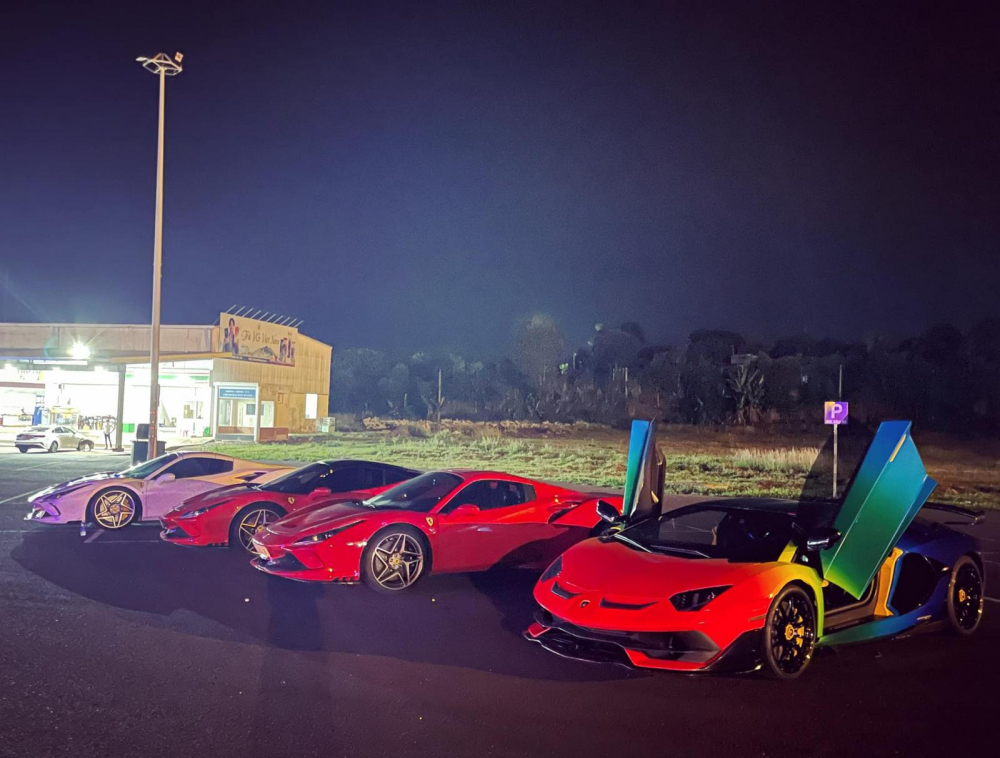 Ngo&agrave;i ra c&ograve;n c&oacute; một chiếc si&ecirc;u xe giới hạn Lamborghini Aventador SVJ xuất hiện