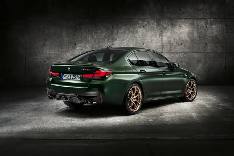 Thiết kế đuôi xe BMW M5 CS 2022 