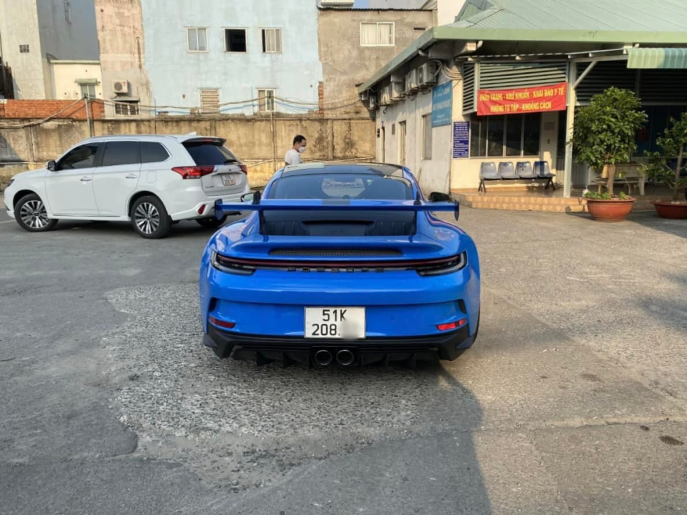 Chiếc xe Porsche 911 GT3 thế hệ 992 mới được Cường Chiếc xe Porsche 911 GT3 thế hệ 992 mới được Cường Đô-la cho ra biển số xe vào chiều ngày 27 tháng 4 năm 2022