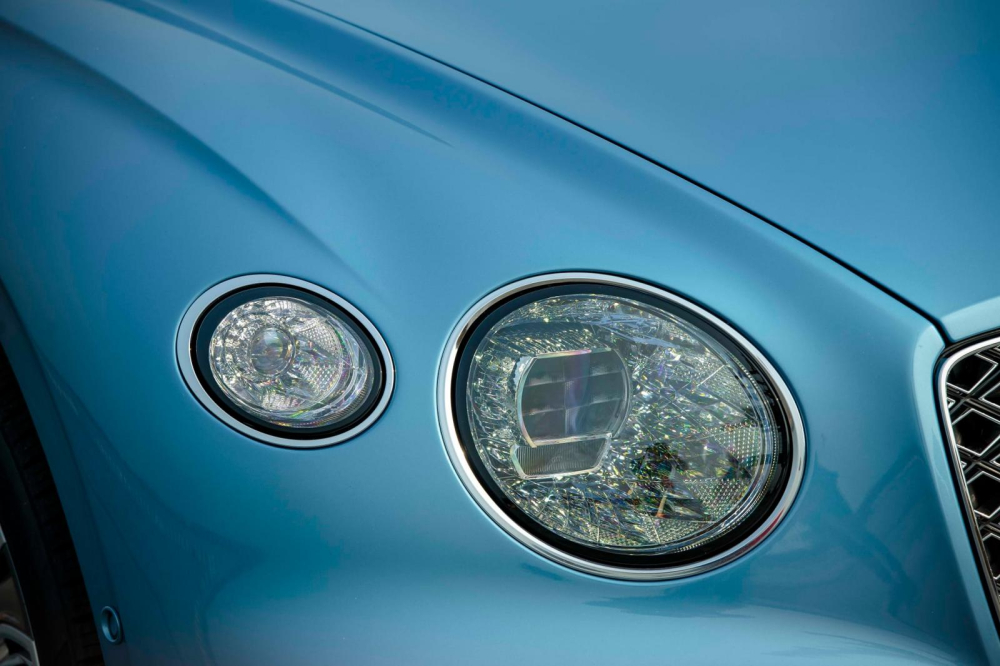 Cận cảnh đ&egrave;n pha của Bentley Continental GT V8 Mulliner mới cập cảng Hải Ph&ograve;ng