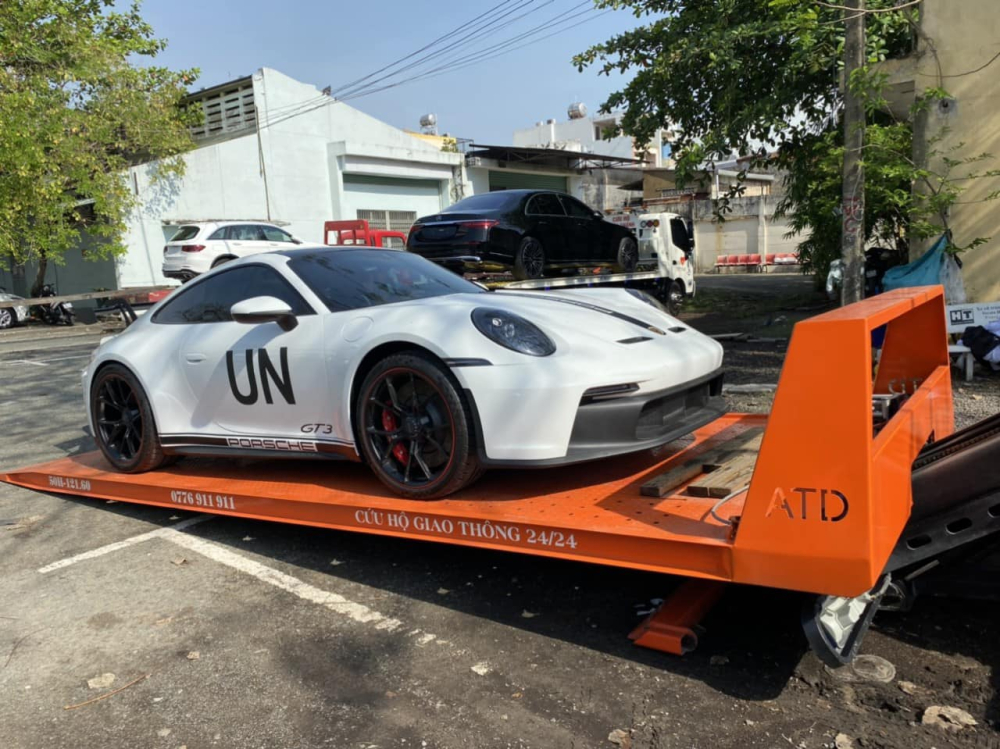 Porsche 911 GT3 2022 đầu tiên về Việt Nam là của ông Đặng Lê Nguyên Vũ Porsche 911 GT3 2022 đầu tiên về Việt Nam là của ông Đặng Lê Nguyên Vũ