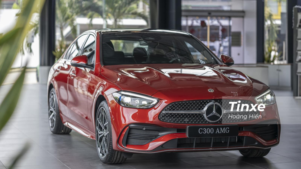 Mercedes-Benz C300 AMG First Edition có kích thước lớn hơn trước đây.