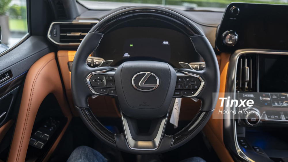 Vô-lăng của Lexus LX600 VIP