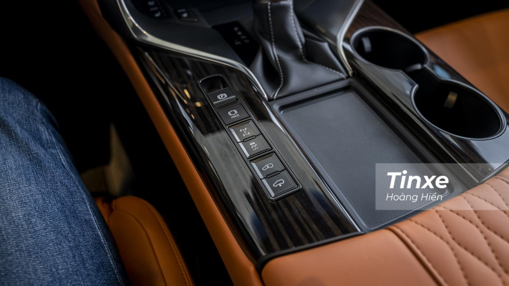 Các trang bị tiện nghi của Lexus LX600 VIP 