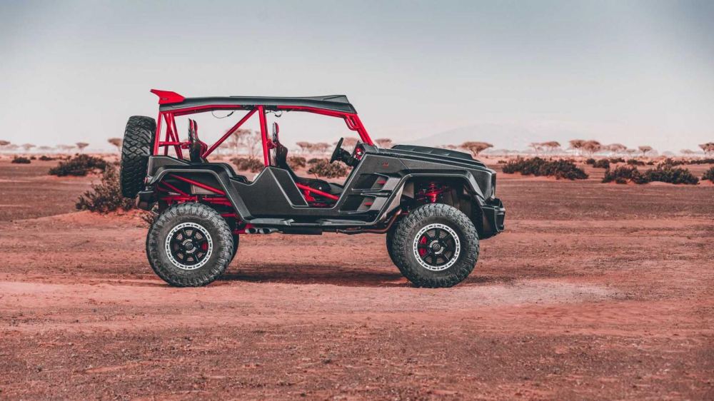 Phía bên của Brabus 900 Crawler Phía bên của Brabus 900 Crawler
