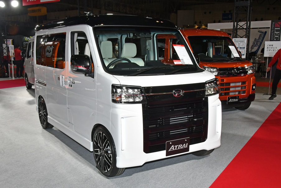 Làm quen với Daihatsu Atrai Premium Ver - mẫu xe có thiết kế như Toyota Alphard thu nhỏ Làm quen với Daihatsu Atrai Premium Ver - mẫu xe có thiết kế như Toyota Alphard thu nhỏ