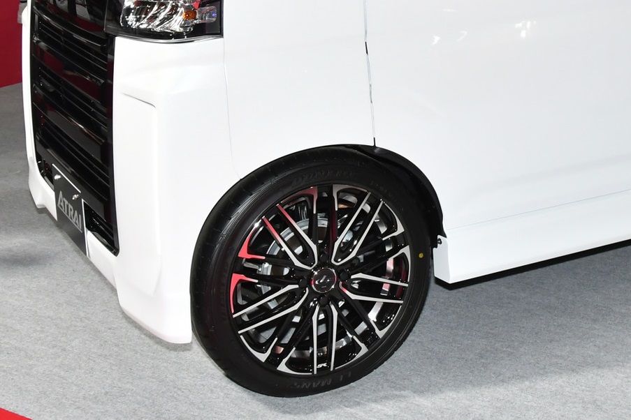 Vành hợp kim sơn 2 màu của Daihatsu Atrai Premium Ver Vành hợp kim sơn 2 màu của Daihatsu Atrai Premium Ver