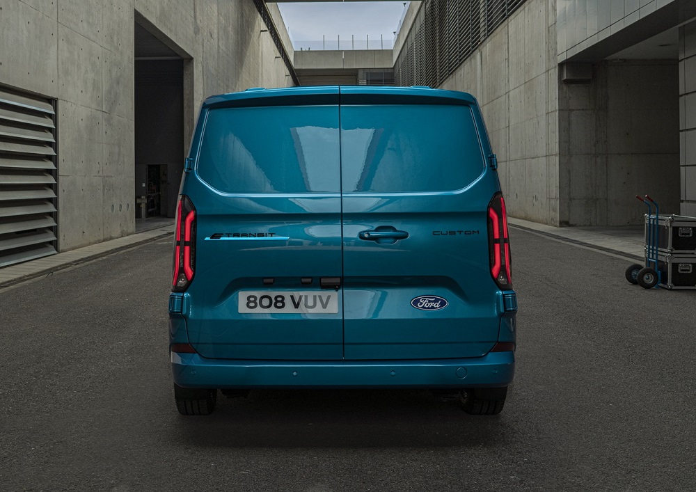 Ford E-Transit Custom 2023 nh&igrave;n từ đằng sau