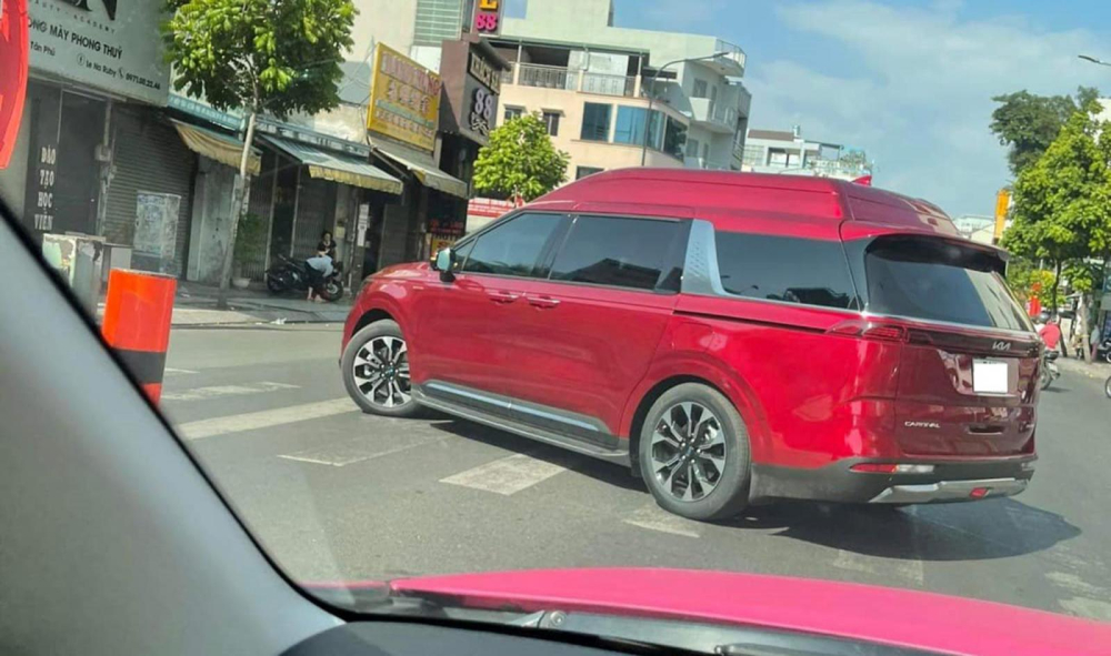 Kích thước tổng thể của Kia Carnival Royal là 5.155 x 1.995 x 1.980 mm. Kích thước tổng thể của Kia Carnival Royal là 5.155 x 1.995 x 1.980 mm.