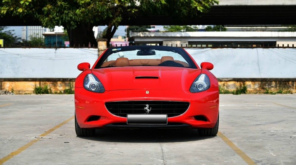 Ferrari California hơn 12 năm tuổi được rao bán bằng các siêu xe Ferrari 488 biển CV Ferrari California hơn 12 năm tuổi được rao bán bằng các siêu xe Ferrari 488 biển CV