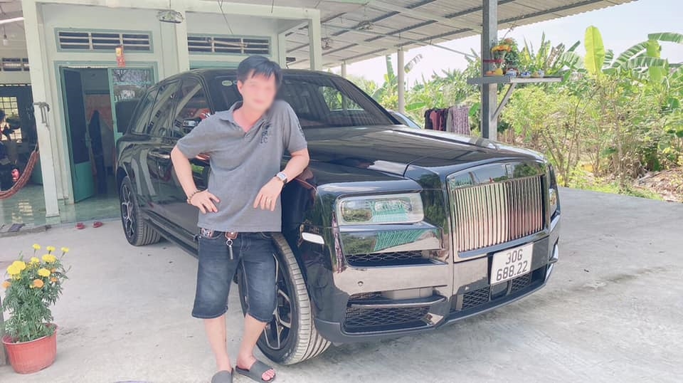 Xe Rolls-Royce Cullinan Black Badge biển số 30G-688.22 từng được rao bán hơn 40 tỷ đồng vào đầu năm nay Xe Rolls-Royce Cullinan Black Badge biển số 30G-688.22 từng được rao bán hơn 40 tỷ đồng vào đầu năm nay