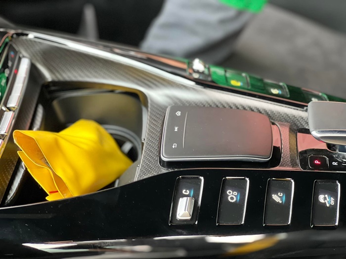 Các trang bị trong khoang lái xe Mercedes-AMG GT R Các trang bị trong khoang lái xe Mercedes-AMG GT R