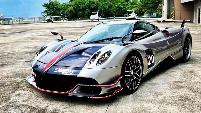 Chiếc xe Pagani Huayra BC Roadster của đại gia Singapore đã ra biển số với giá lăn bánh ước tính trên 230 tỷ đồng Chiếc xe Pagani Huayra BC Roadster của đại gia Singapore đã ra biển số với giá lăn bánh ước tính trên 230 tỷ đồng