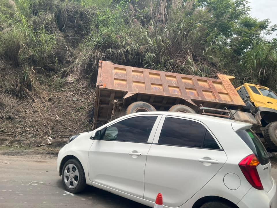 Hiện trường vụ tai nạn liên hoàn tại dốc Cun Hiện trường vụ tai nạn liên hoàn tại dốc Cun