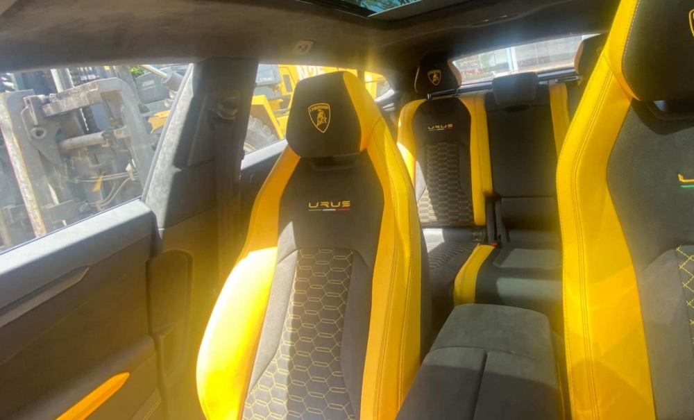 Ghế ngồi của xe Lamborghini Urus Pearl Capsule Edition 2022 mới về Việt Nam Ghế ngồi của xe Lamborghini Urus Pearl Capsule Edition 2022 mới về Việt Nam