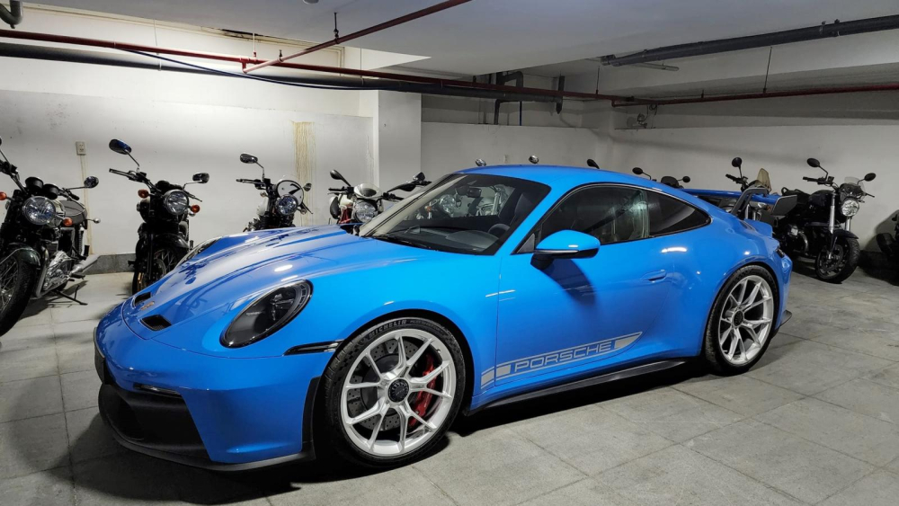 Cận cảnh ngoại thất chiếc xe Porsche 911 GT3 2022 thứ 3 về nước và đang thuộc sở hữu của chủ nhân siêu xe Mercedes-AMG GT R Pro màu trắng Cận cảnh ngoại thất chiếc xe Porsche 911 GT3 2022 thứ 3 về nước và đang thuộc sở hữu của chủ nhân siêu xe Mercedes-AMG GT R Pro màu trắng