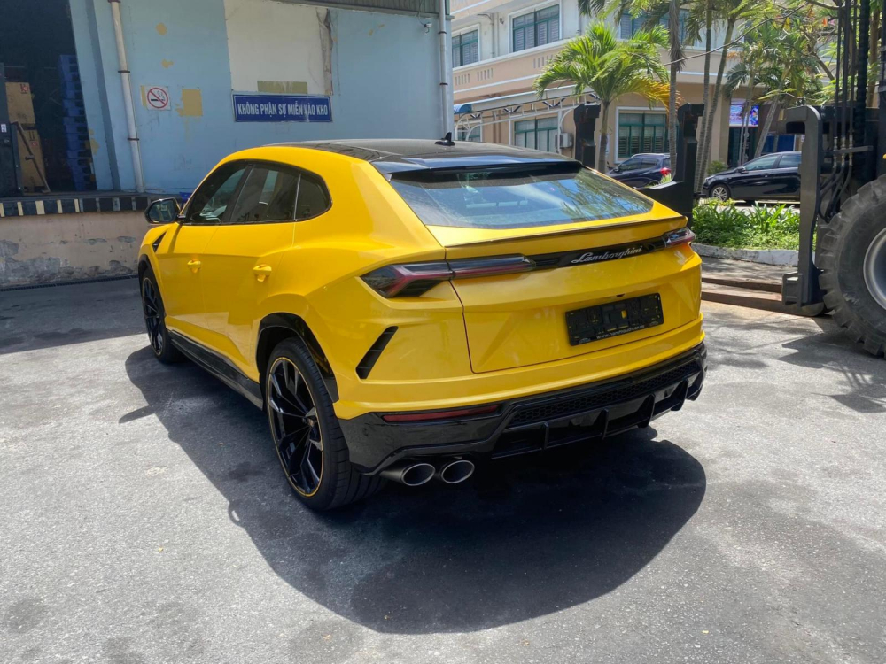 Siêu SUV Lamborghini Urus Pearl Capsule đầu tiên về nước, màu sơn có thể gây nhầm lẫn Siêu SUV Lamborghini Urus Pearl Capsule đầu tiên về nước, màu sơn có thể gây nhầm lẫn