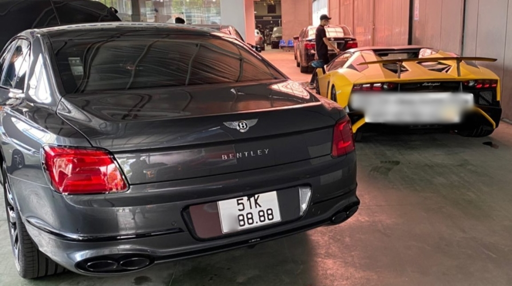 Bentley Flying Spur V8 mang siêu biển Bentley Flying Spur V8 mang siêu biển tứ quý 8 tại Sài thành