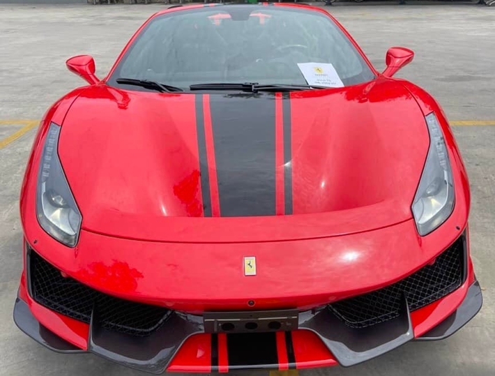 Ferrari 488 Pista Spider thứ 3 về nước Ferrari 488 Pista Spider thứ 3 về nước