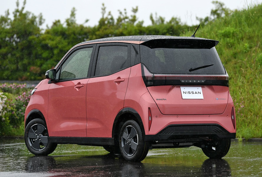 Thời gian sạc đầy pin của Nissan Sakura 2022 là 8 tiếng đồng hồ Thời gian sạc đầy pin của Nissan Sakura 2022 là 8 tiếng đồng hồ