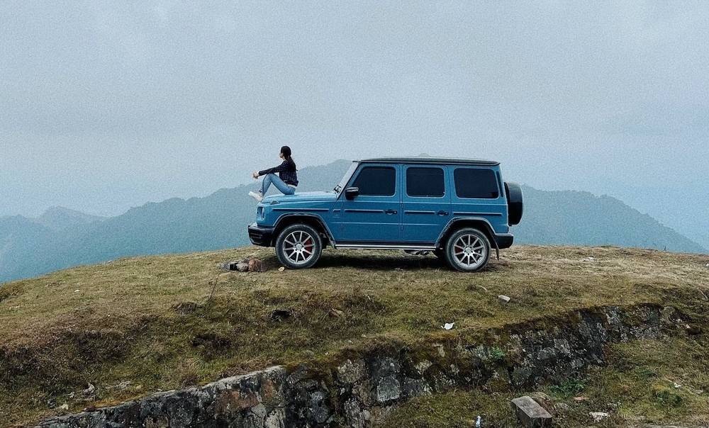 Đàm Thu Trang chụp ảnh cùng xe Mercedes-AMG G63 trong lần về quê nhà ở Lạng Sơn chơi Đàm Thu Trang chụp ảnh cùng xe Mercedes-AMG G63 trong lần về quê nhà ở Lạng Sơn chơi