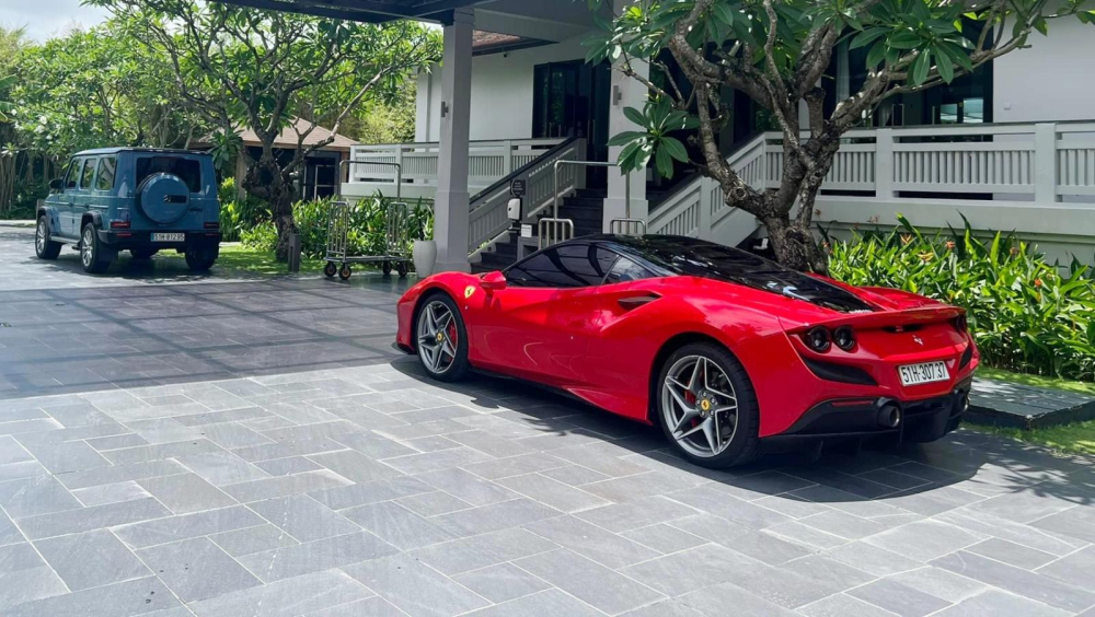 Để xe đua mới mua ở nhà, Cường Để xe đua mới mua ở nhà, Cường Đô-la cho Ferrari F8 Tributo và Mercedes-AMG G63 đi Đà Nẵng