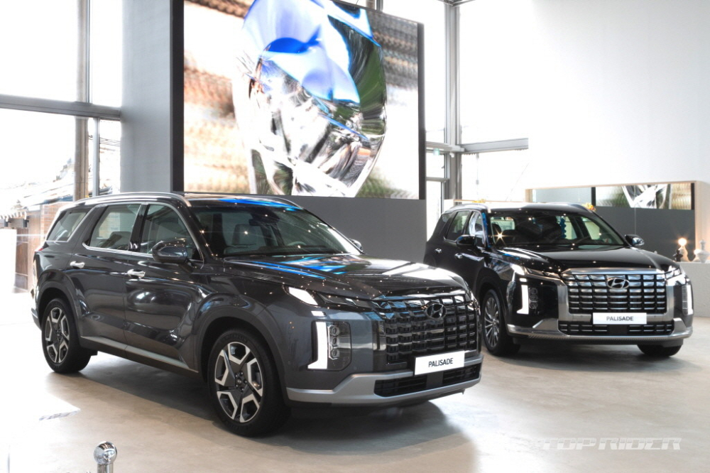 Hyundai Palisade 2023 chính thức được tung ra thị trường, giá tăng mạnh, không còn là SUV cỡ lớn giá mềm