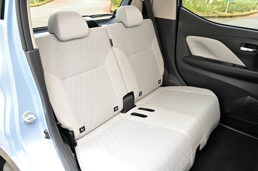 Hàng ghế sau của Mitsubishi eK Cross EV Hàng ghế sau của Mitsubishi eK Cross EV